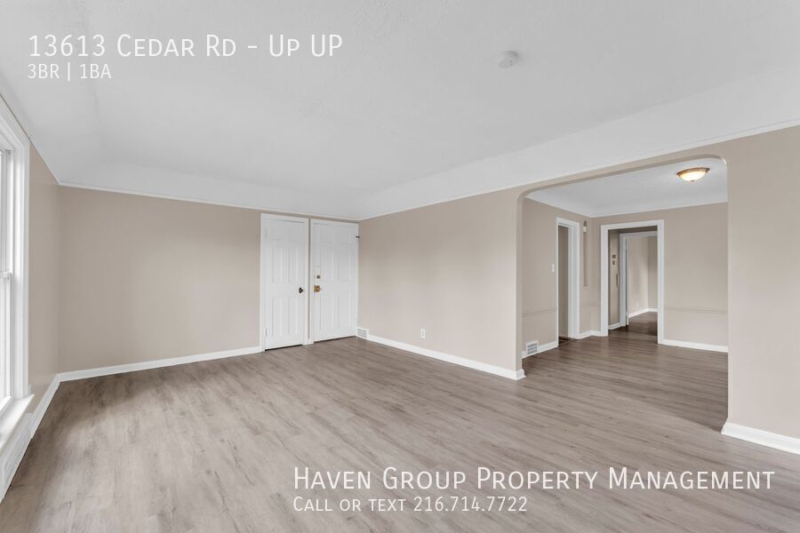 13613 Cedar Rd | UP, University Heights, OH 44118- Spacious 3-bed 1-bath multi-family home! property image