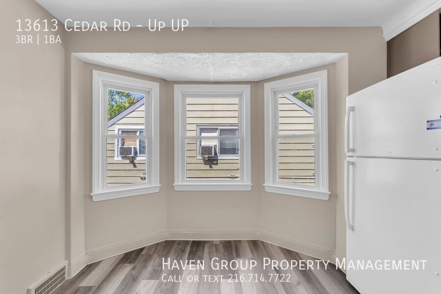 13613 Cedar Rd | UP, University Heights, OH 44118- Spacious 3-bed 1-bath multi-family home! property image