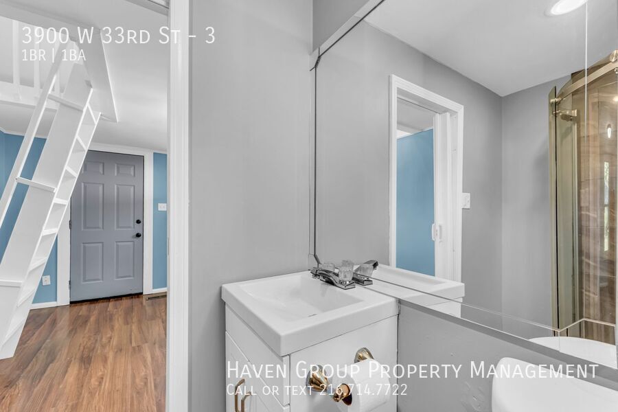 3900 W 33rd | Unit 3, Cleveland, OH 44109- Spacious 1-bed 1-bath multi-family home! property image