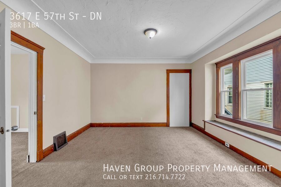3617 E 57th St | DN, Cleveland, OH 44105 - Spacious 3-bed 1-bath multi-family home! Cash-only applicants; CMHA/Section 8 is not accepted. property image