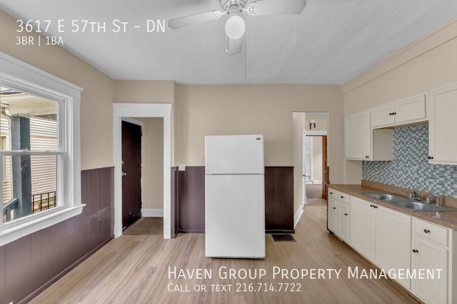 3617 E 57th St | DN, Cleveland, OH 44105 - Spacious 3-bed 1-bath multi-family home! Cash-only applicants; CMHA/Section 8 is not accepted. property image
