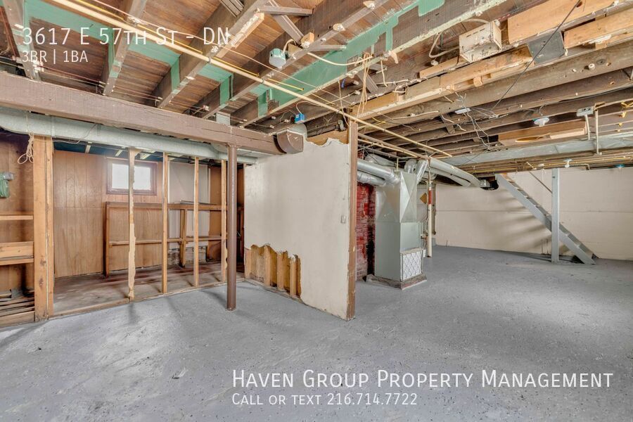 3617 E 57th St | DN, Cleveland, OH 44105 - Spacious 3-bed 1-bath multi-family home! Cash-only applicants; CMHA/Section 8 is not accepted. property image