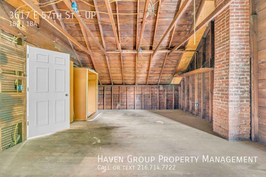 3617 E 57th St | UP, Cleveland, OH 44105 - Spacious 1-bed 1-bath multi-family home! Cash-only applicants; CMHA/Section 8 is not accepted. property image