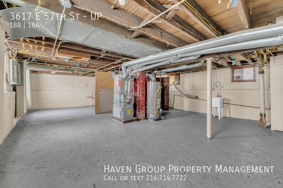 3617 E 57th St | UP, Cleveland, OH 44105 - Spacious 1-bed 1-bath multi-family home! Cash-only applicants; CMHA/Section 8 is not accepted. property image
