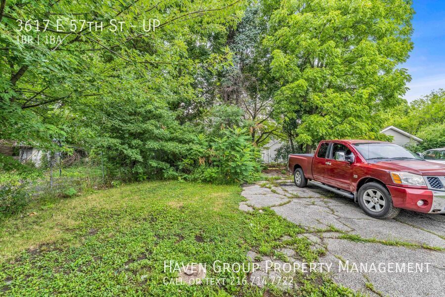 3617 E 57th St | UP, Cleveland, OH 44105 - Spacious 1-bed 1-bath multi-family home! Cash-only applicants; CMHA/Section 8 is not accepted. property image