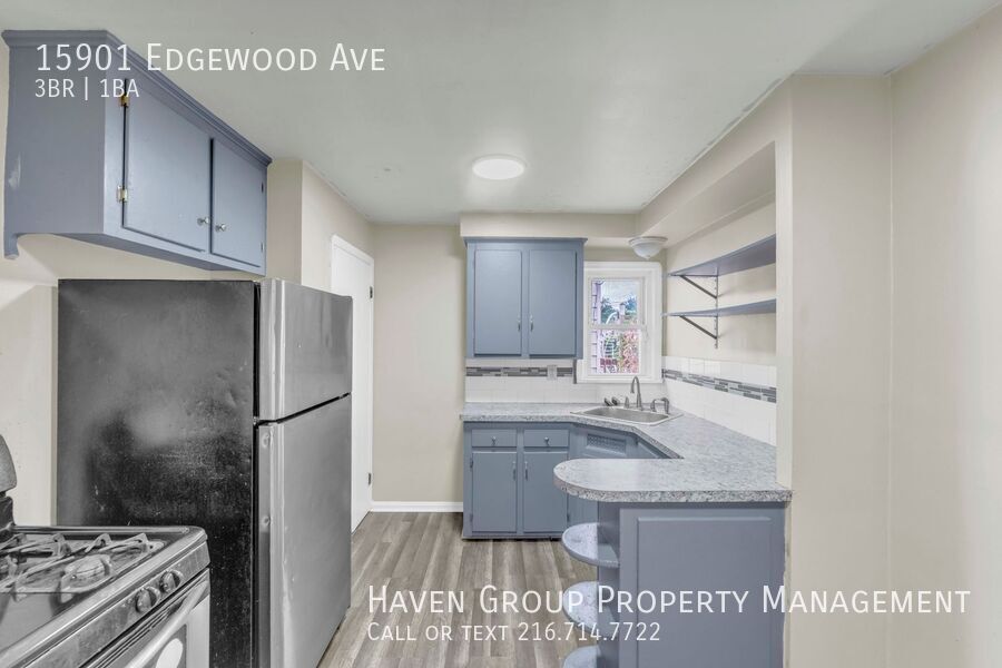 15901 Edgewood Ave, Maple Heights, OH 44137- Spacious 3-bed 1-bath single-family home!  property image
