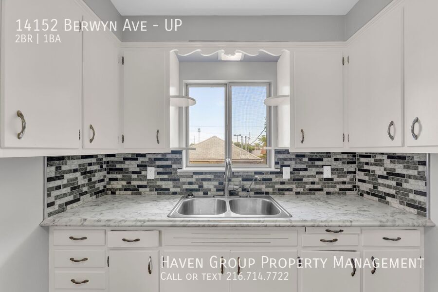 14152 Berwyn Ave | UP, Cleveland, OH 44111 - Spacious 2-bed 1-bath multi-family home!  property image