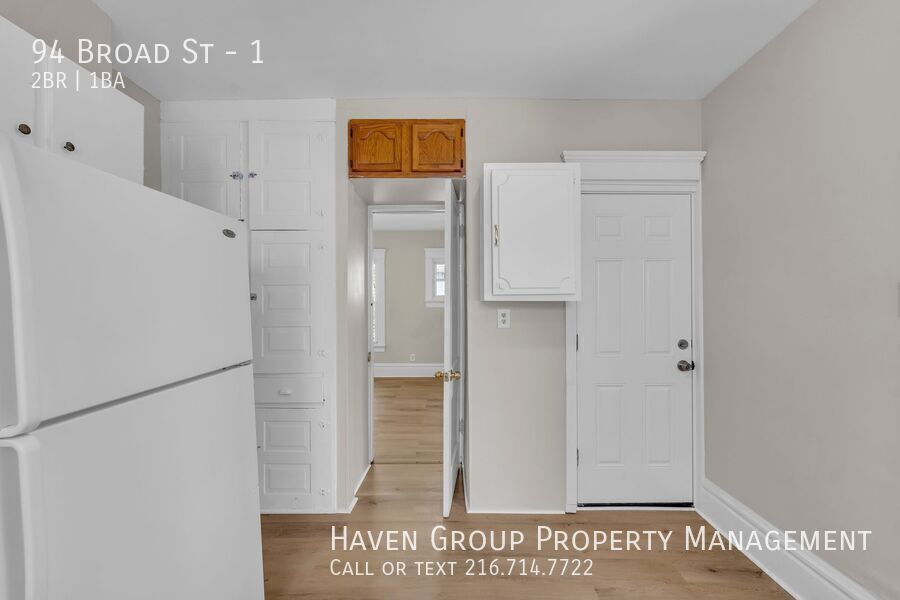 94 Broad St | Unit 1, Akron, OH 44305 - Spacious 2-bed 1-bath multi-family home! property image