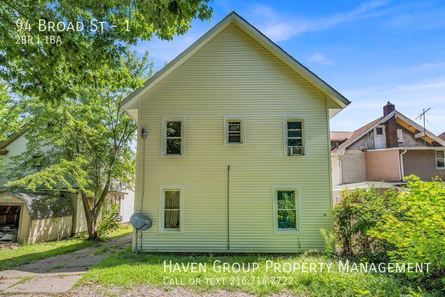 94 Broad St | Unit 1, Akron, OH 44305 - Spacious 2-bed 1-bath multi-family home! property image