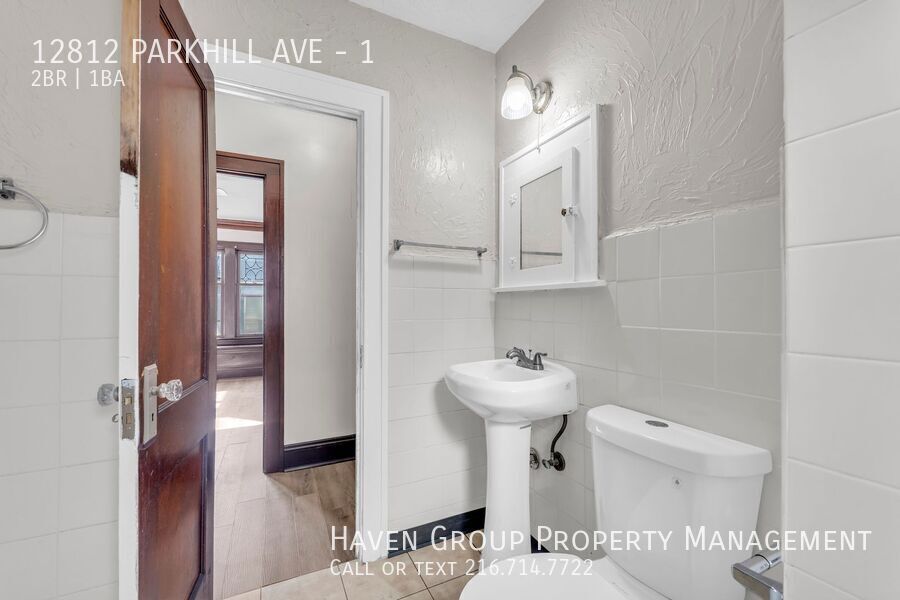 12812 Parkhill Ave | DN, Cleveland, OH 44120 - Spacious 2-bed 1-bath multi-family home! property image