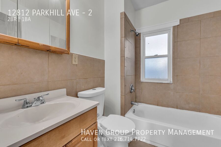 12812 Parkhill Ave | UP, Cleveland, OH 44120 - Spacious 2-bed 1-bath multi-family home! property image