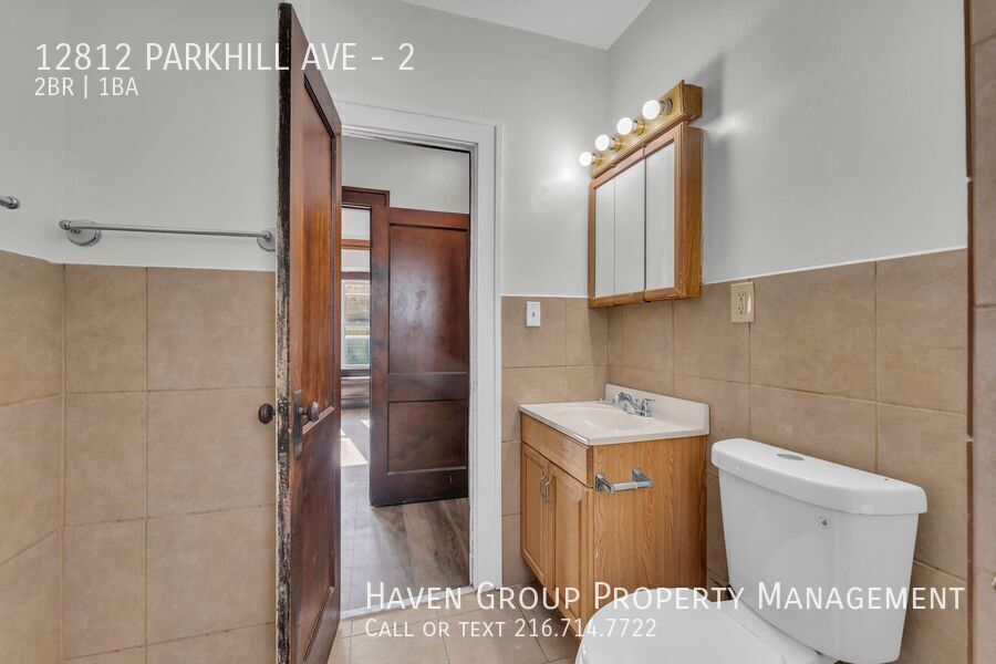 12812 Parkhill Ave | UP, Cleveland, OH 44120 - Spacious 2-bed 1-bath multi-family home! property image