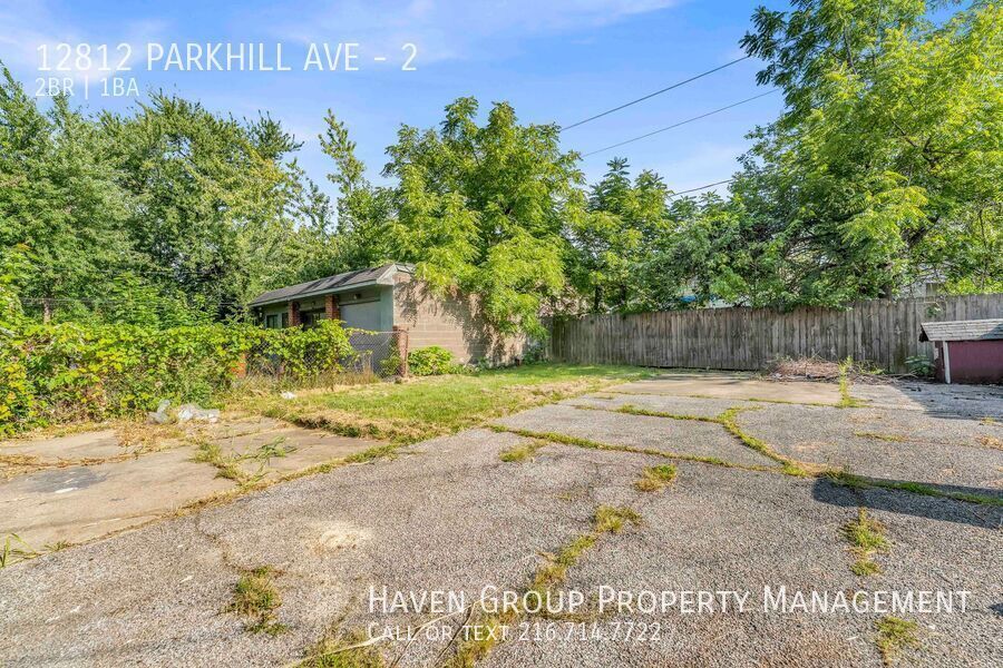 12812 Parkhill Ave | UP, Cleveland, OH 44120 - Spacious 2-bed 1-bath multi-family home! property image