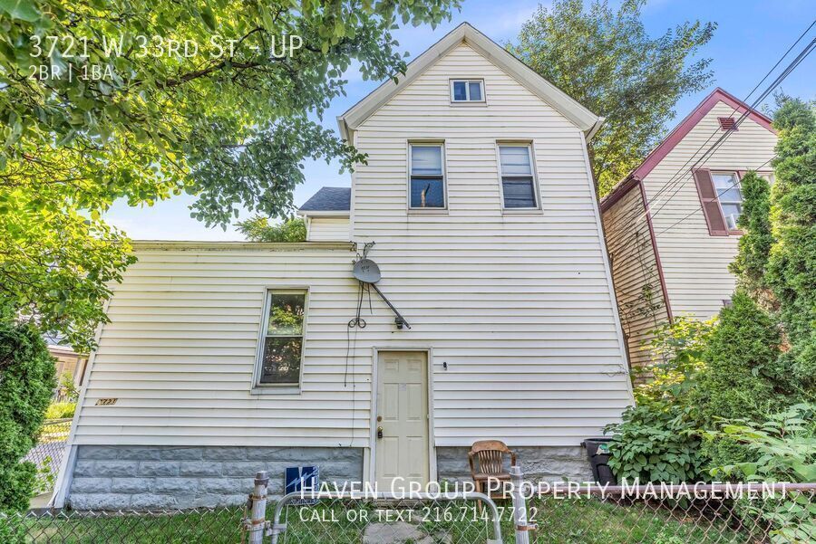 3721 W 33rd St | UP, Cleveland, OH 44109 - Spacious 2-bed 1-bath multi-family home! property image