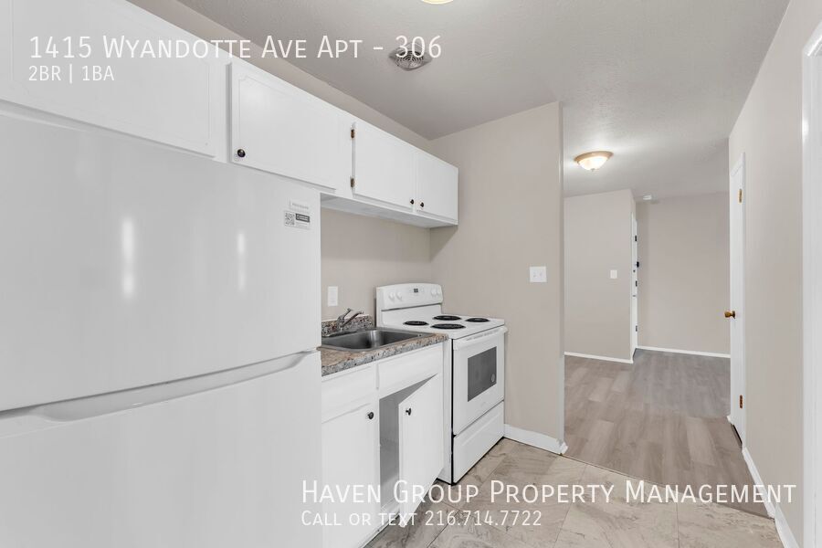 1415 Wyandotte Ave | Unit 306, Lakewood, OH 44107 - Spacious 2-bed 1-bath apartment! property image