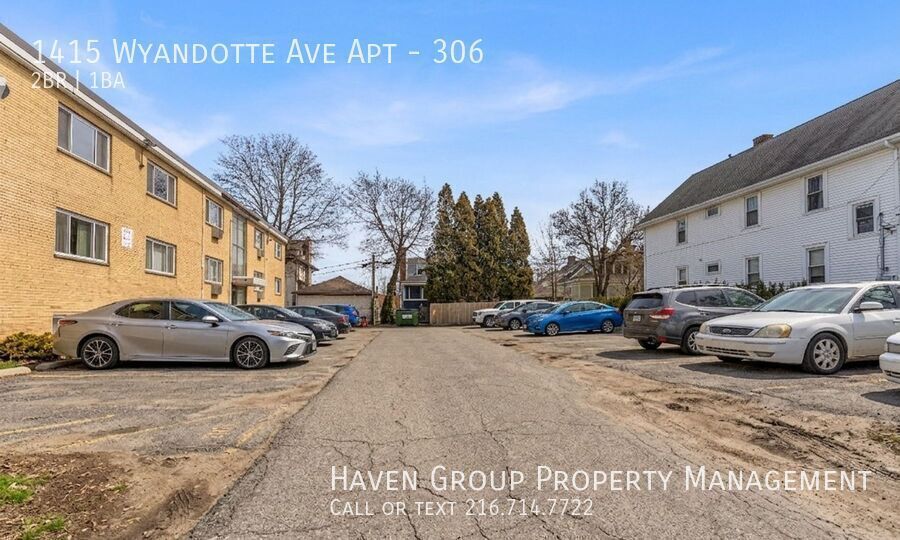 1415 Wyandotte Ave | Unit 306, Lakewood, OH 44107 - Spacious 2-bed 1-bath apartment! property image