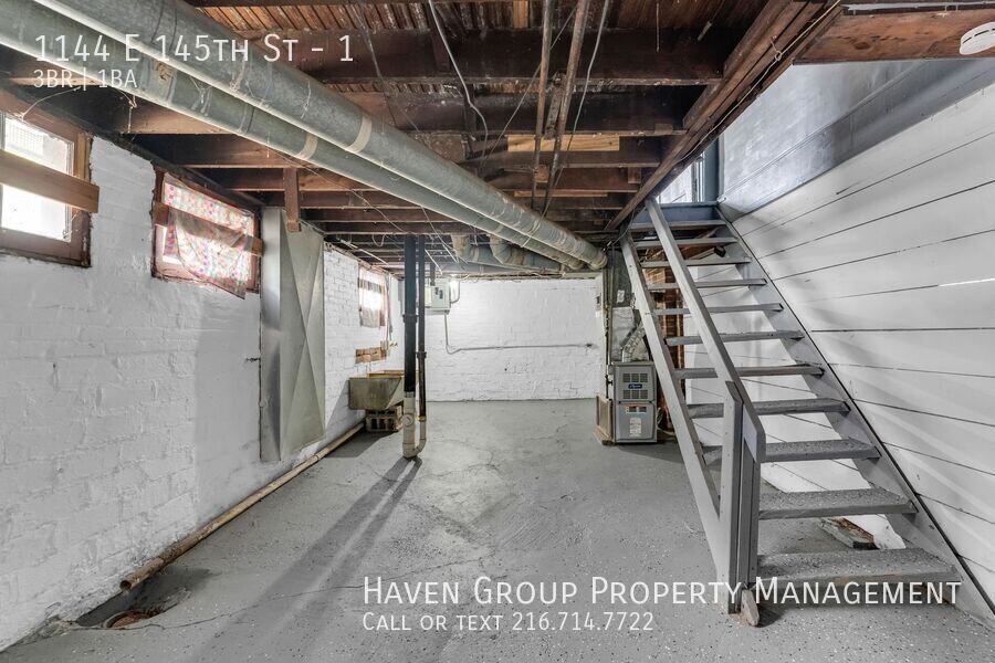 1144 E 145th St Cleveland, Ohio, 44110 - Spacious 3-bed 1-bath multi-family home! property image