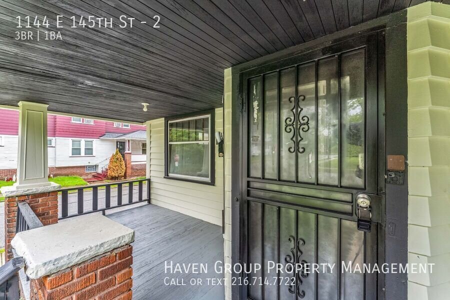 1146 E 145th St Cleveland, Ohio, 44110 - Spacious 3-bed 1-bath multi-family home! property image