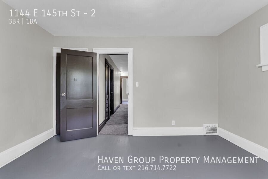 1146 E 145th St Cleveland, Ohio, 44110 - Spacious 3-bed 1-bath multi-family home! property image