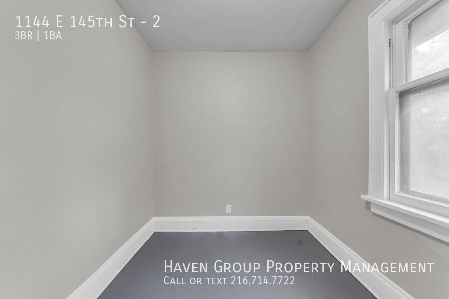 1146 E 145th St Cleveland, Ohio, 44110 - Spacious 3-bed 1-bath multi-family home! property image