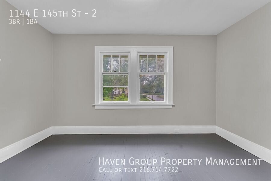 1146 E 145th St Cleveland, Ohio, 44110 - Spacious 3-bed 1-bath multi-family home! property image