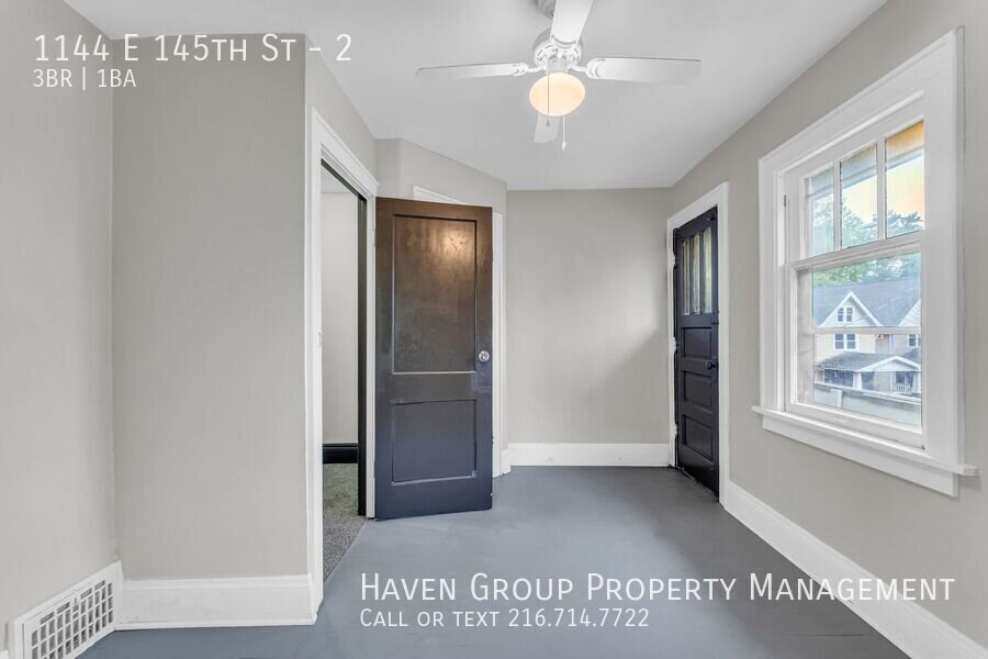 1146 E 145th St Cleveland, Ohio, 44110 - Spacious 3-bed 1-bath multi-family home! property image