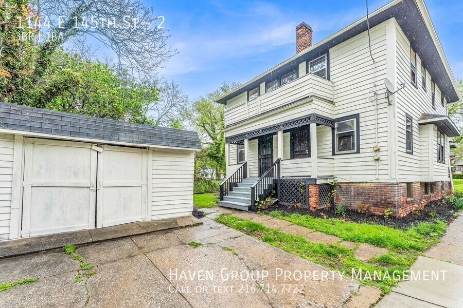 1146 E 145th St Cleveland, Ohio, 44110 - Spacious 3-bed 1-bath multi-family home! property image