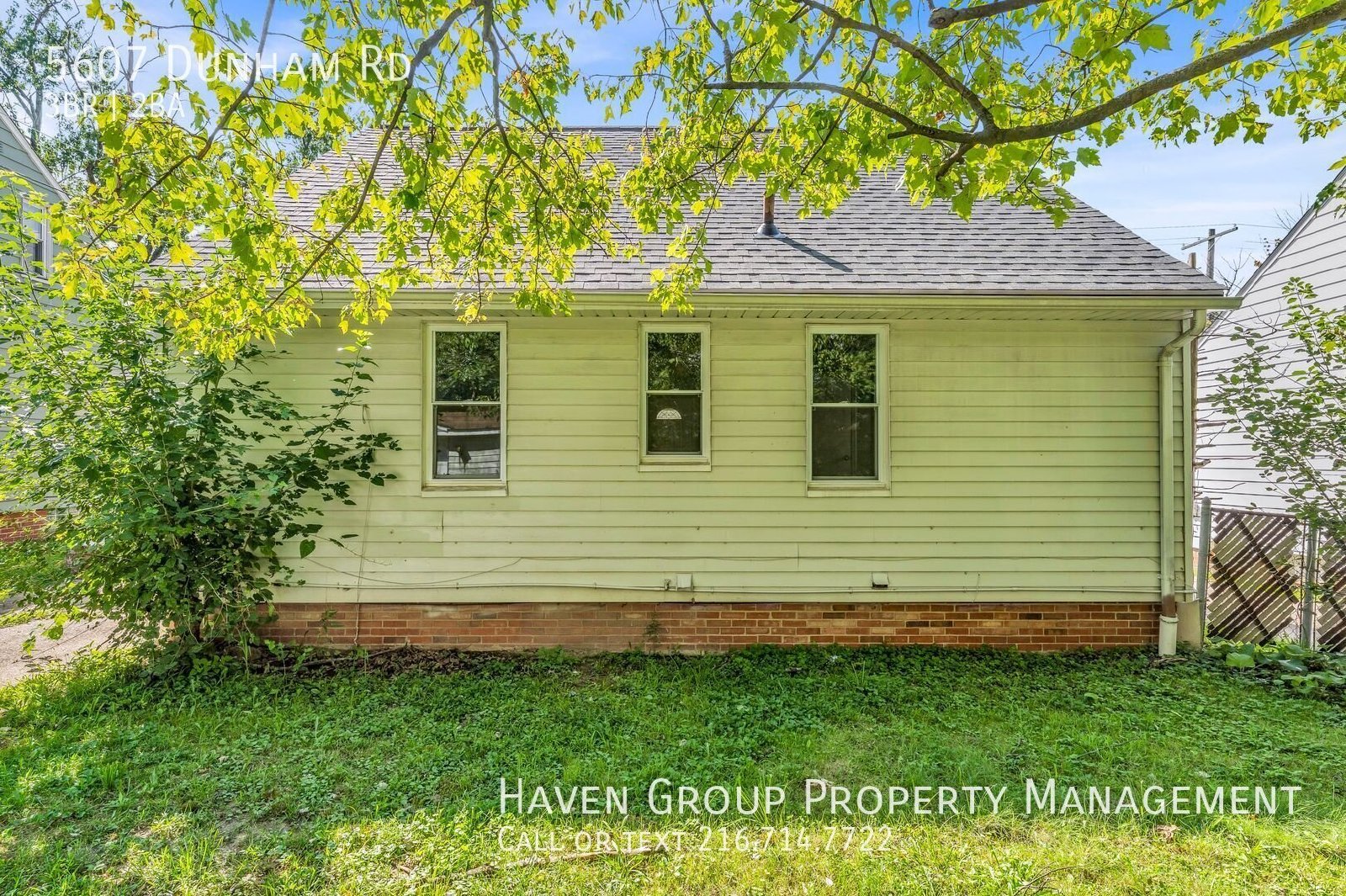 5607 Dunham Rd, Maple Heights, OH 44137 - Spacious 3-bed 2-bath single-family home!  property image