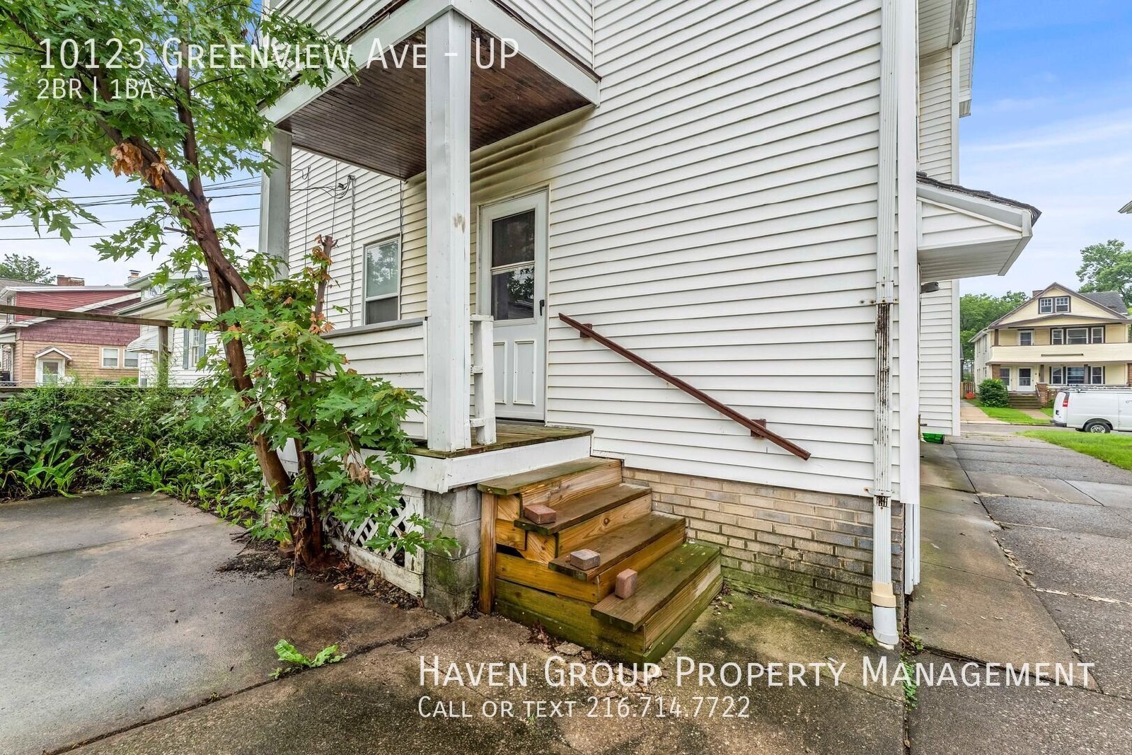 10123 Greenview Ave | UP, Garfield Heights, OH 44125 - Spacious 2-bed 1-bath multi-family home! property image
