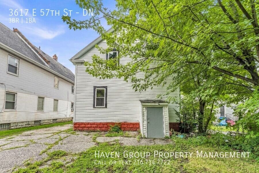 3617 E 57th St | DN, Cleveland, OH 44105 - Spacious 3-bed 1-bath multi-family home!  property image