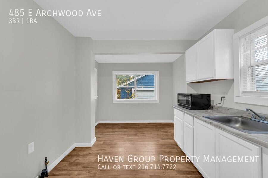 485 E Archwood Ave, Akron, OH 44301- Spacious 3-bed 1-bath single-family home! property image