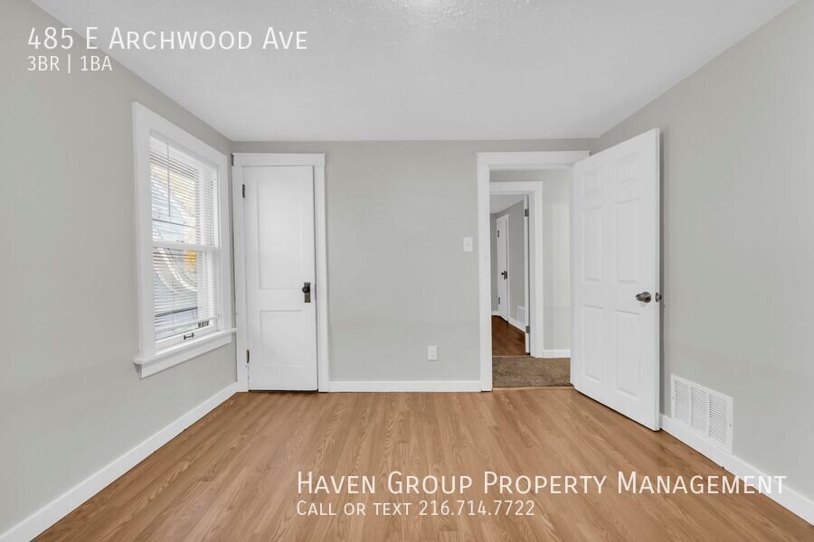 485 E Archwood Ave, Akron, OH 44301- Spacious 3-bed 1-bath single-family home! property image