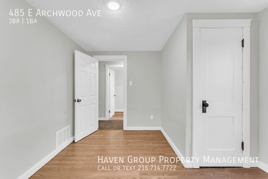 485 E Archwood Ave, Akron, OH 44301- Spacious 3-bed 1-bath single-family home! property image