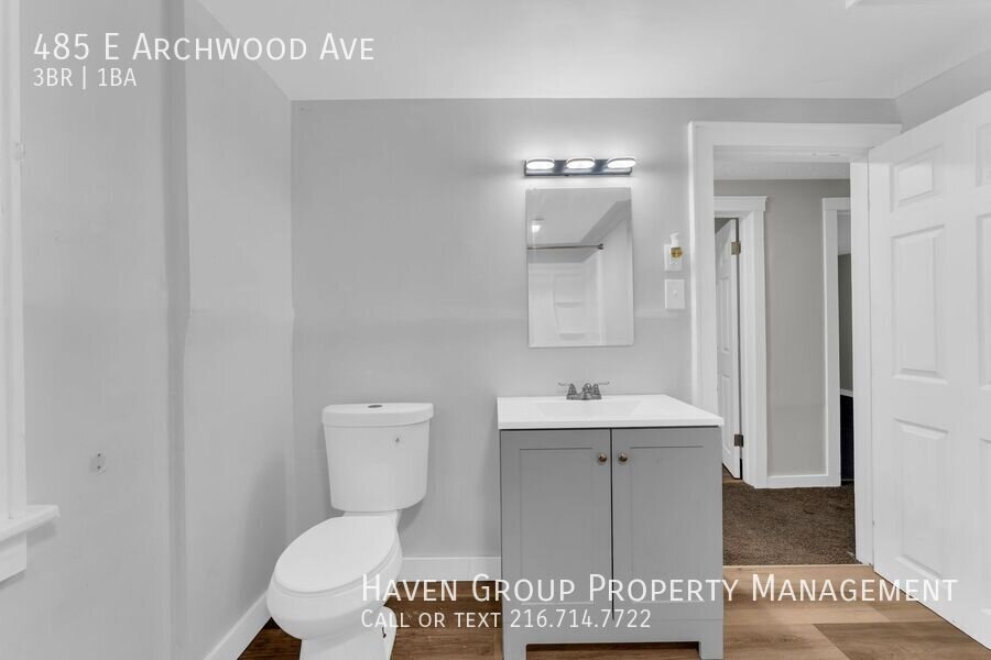 485 E Archwood Ave, Akron, OH 44301- Spacious 3-bed 1-bath single-family home! property image