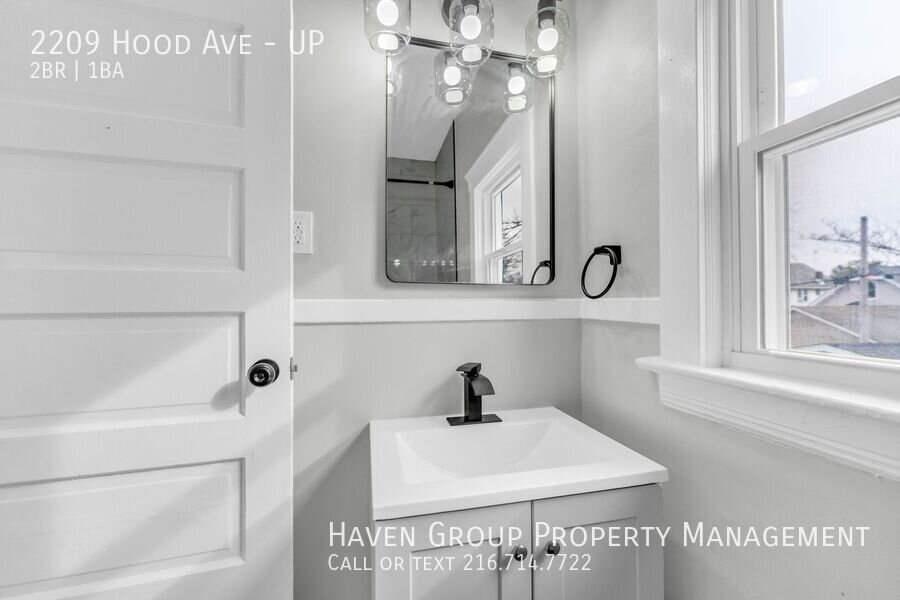 2209 Hood Ave | UP, Cleveland, OH 44109- Spacious 2-bed 1-bath multi-family home! property image