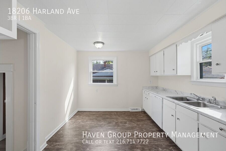 18206 Harland Ave, Cleveland - Spacious 3 bed 1 bath single family home! property image