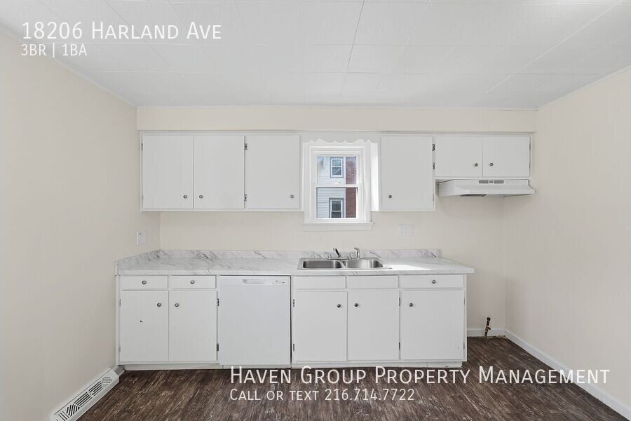18206 Harland Ave, Cleveland - Spacious 3 bed 1 bath single family home! property image