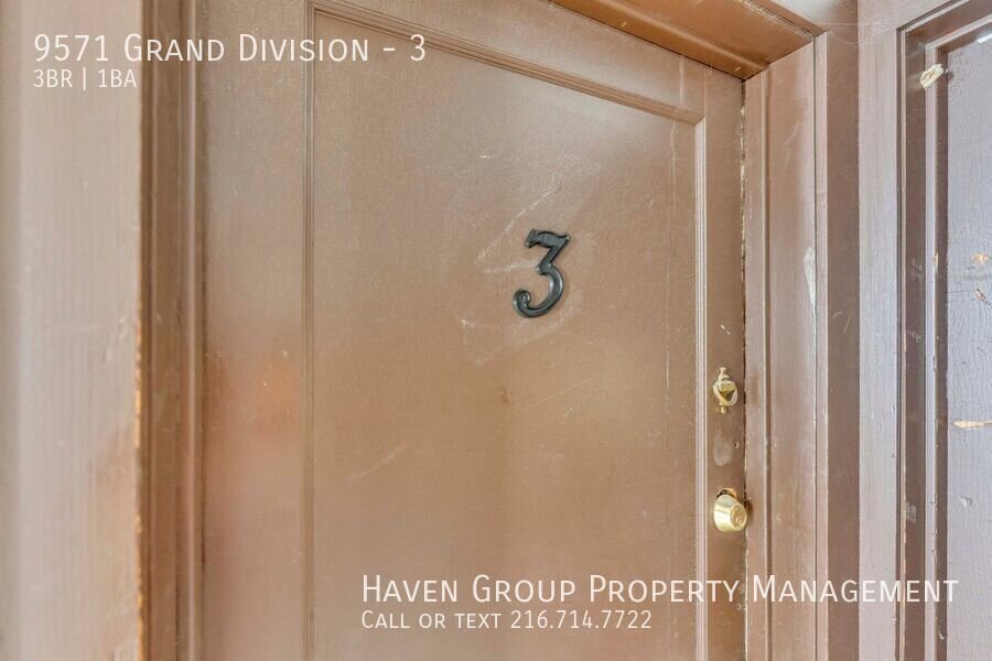 9571 Grand Division Ave | Unit 3, Cleveland, OH 44125- Spacious 3-bed 1-bath apartment! property image
