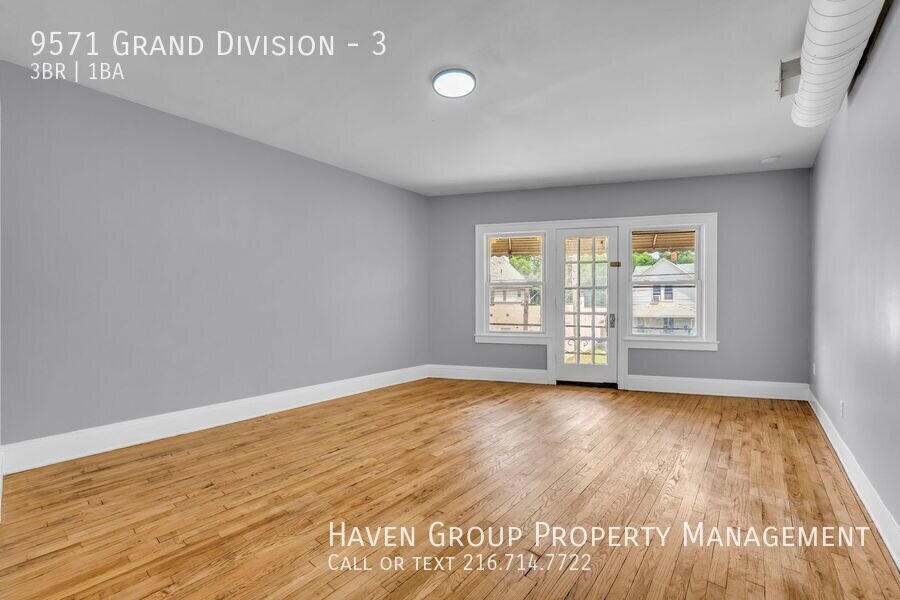 9571 Grand Division Ave | Unit 3, Cleveland, OH 44125- Spacious 3-bed 1-bath apartment! property image