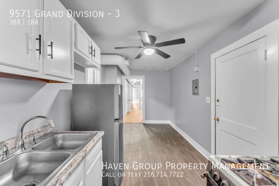 9571 Grand Division Ave | Unit 3, Cleveland, OH 44125- Spacious 3-bed 1-bath apartment! property image