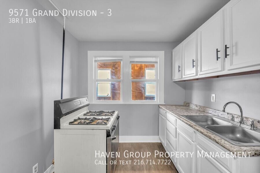 9571 Grand Division Ave | Unit 3, Cleveland, OH 44125- Spacious 3-bed 1-bath apartment! property image