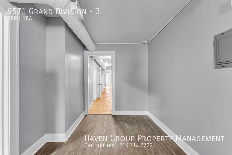 9571 Grand Division Ave | Unit 3, Cleveland, OH 44125- Spacious 3-bed 1-bath apartment! property image