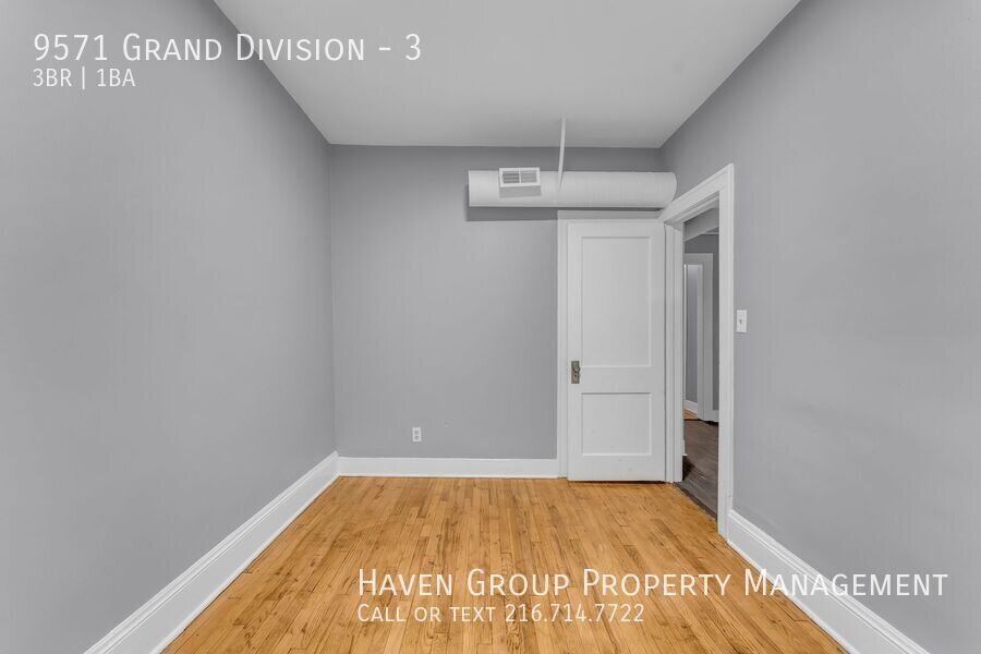 9571 Grand Division Ave | Unit 3, Cleveland, OH 44125- Spacious 3-bed 1-bath apartment! property image