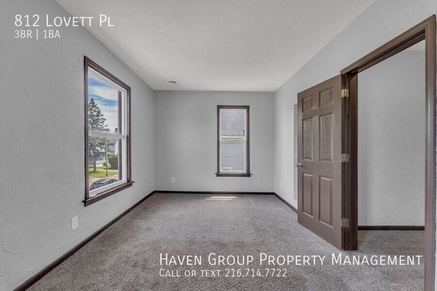 812 Lovett PIace | UP, Lorain, Ohio, 44052 - Spacious 3-bed 1-bath multi-family home! property image