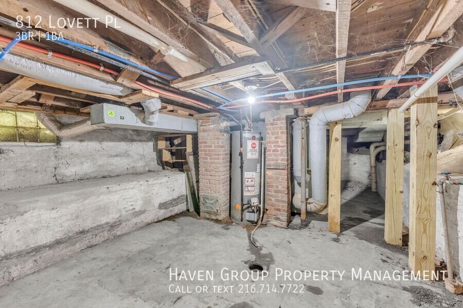 812 Lovett PIace | UP, Lorain, Ohio, 44052 - Spacious 3-bed 1-bath multi-family home! property image