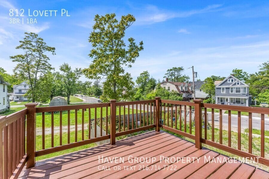 812 Lovett PIace | UP, Lorain, Ohio, 44052 - Spacious 3-bed 1-bath multi-family home! property image