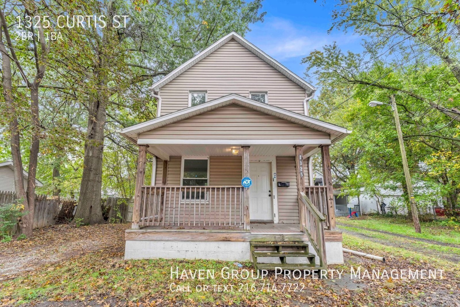 1325 Curtis St, Akron, OH 44301 - Spacious 2-bed 1-bath single-family home!  property image