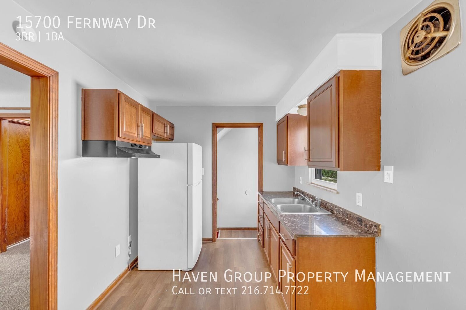 15700 Fernway Dr, Maple Heights, OH 44137 - Spacious 3-bed 1-bath single-family home!  property image